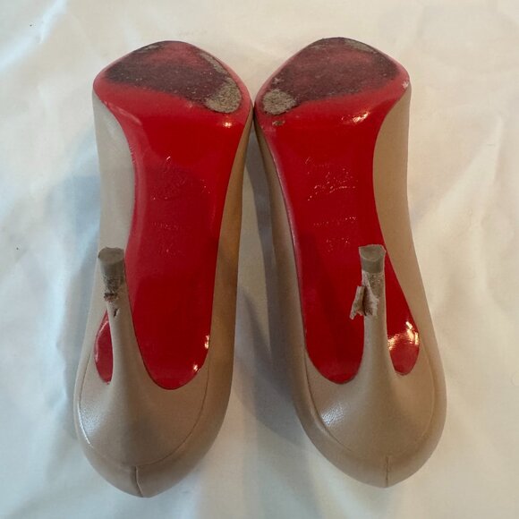 Christian Louboutin Eloise Nappa Pumps in Nude - Picture 3 of 4